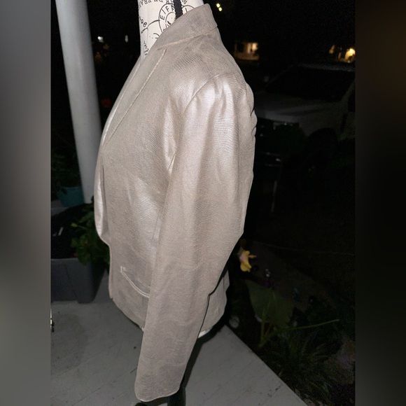 AX- Armani Exchange silver/metallic gray reptilian print faux leather blazer•Sz8 - Picture 6 of 16